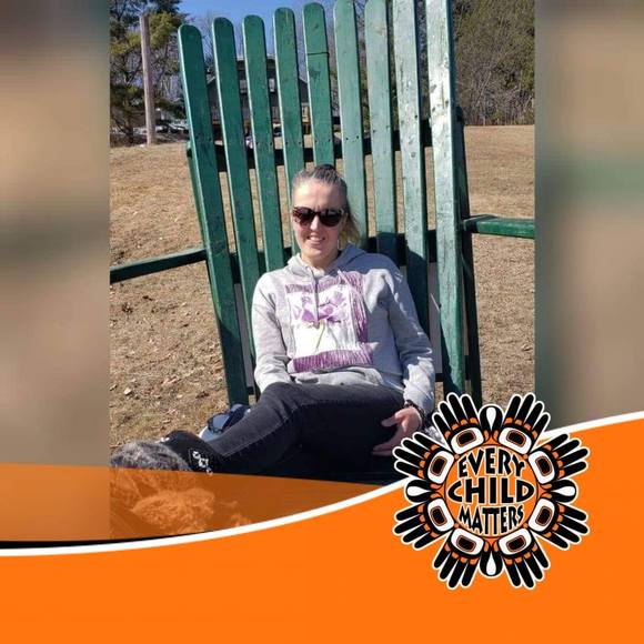 Meet your Posher, Julie - Picture 1 of 1